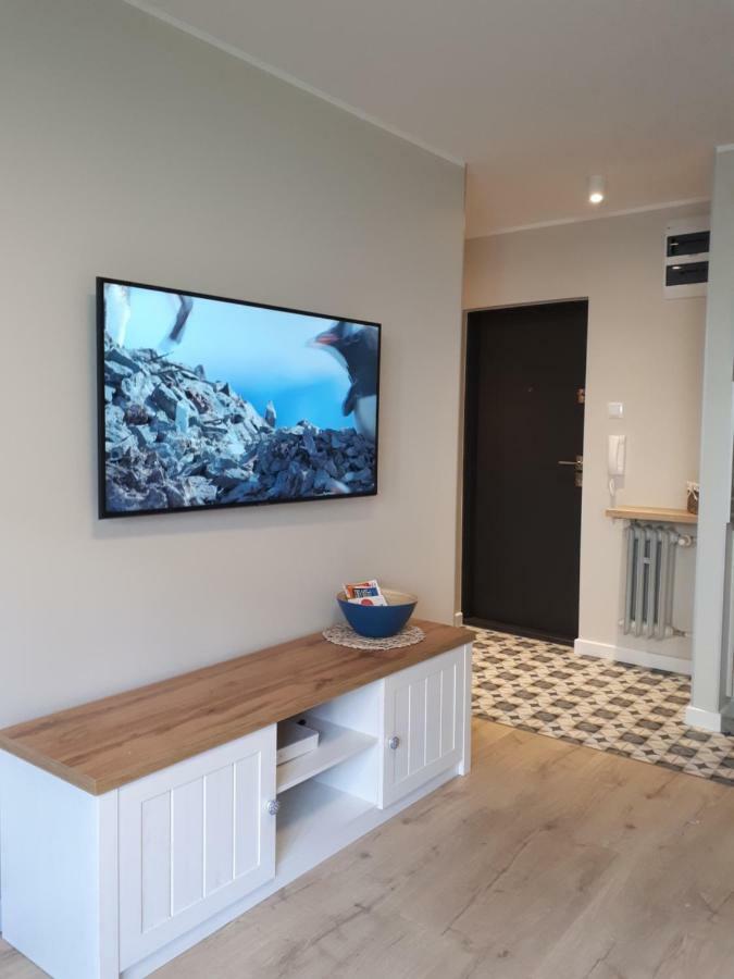 Apartament Downtown Apartment กดิเนีย ภายนอก รูปภาพ