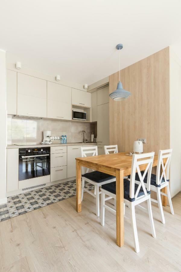 Apartament Downtown Apartment กดิเนีย ภายนอก รูปภาพ