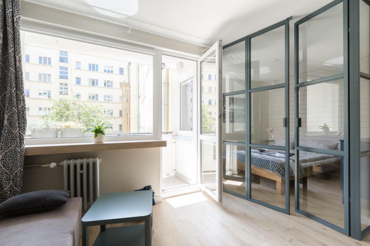 Apartament Downtown Apartment กดิเนีย ภายนอก รูปภาพ