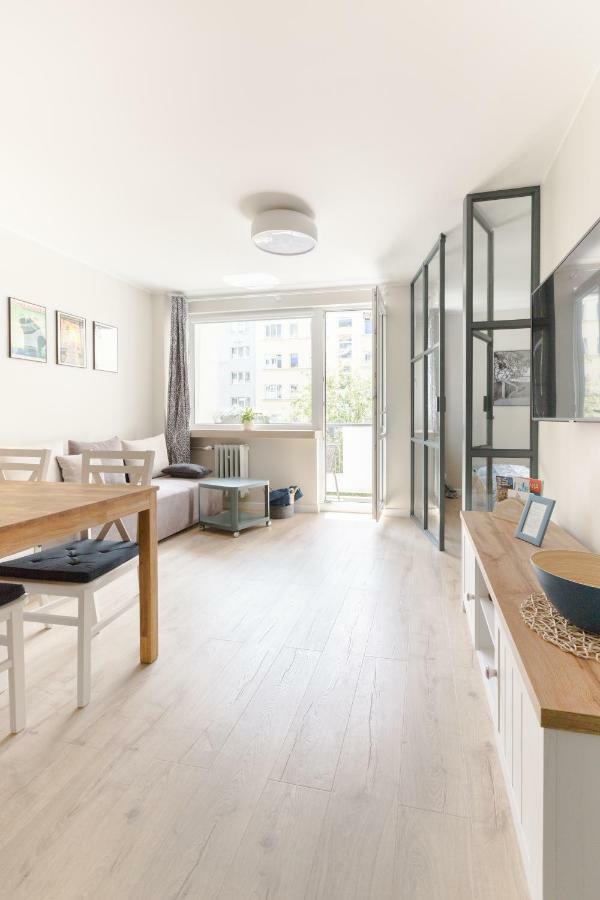 Apartament Downtown Apartment กดิเนีย ภายนอก รูปภาพ