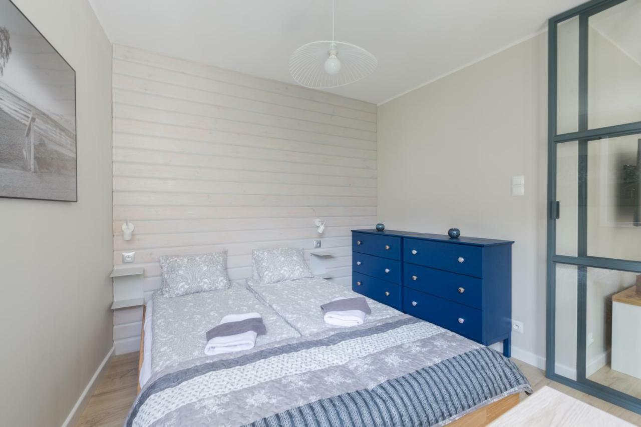 Apartament Downtown Apartment กดิเนีย ภายนอก รูปภาพ